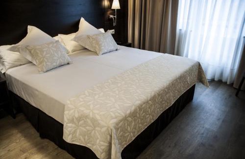 Llanes Hotel | Exceptional Montemar: Family-Friendly Retreat with High Ratings