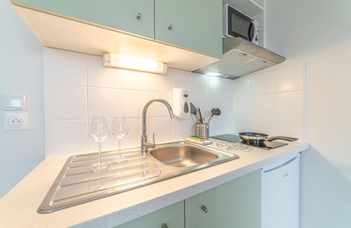 Viviani - Bonnevay Apartment | Discover Montempô Apparthôtel Lyon Sud with Spa & Breakfast