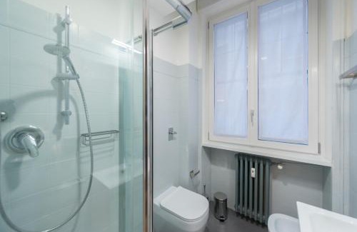 Borgonuovo Apartment | Stylish Stay at Montenapoleone: 5 Min to Duomo