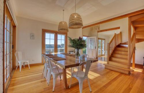 Binalong Bay House | Discover Monterey Bay of Fires: Family-Friendly Escape