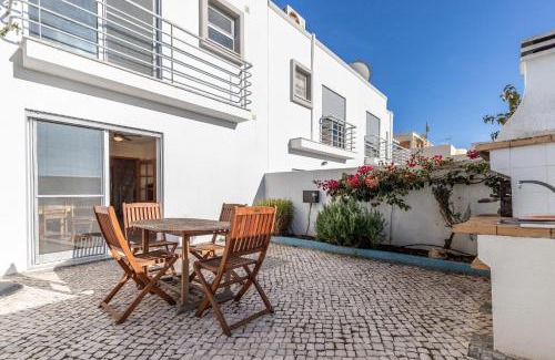 Manta Rota House | Pet-Friendly Retreat at Montesol by ALGARVEMANTA - Rated 9/10