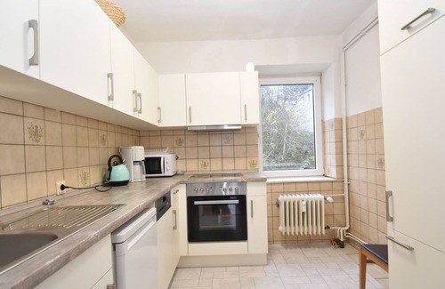 Flensburg Apartment | Budget-Friendly Monteuerwohnung III with Pool & Ocean View