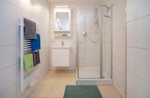Memmingen House | Inviting Monteur Apartment with Hot Tub & 9/10 Guest Rating