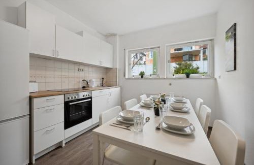 Kongen Apartment | Home2Stay Apartmenthaus Köngen: Kitchen, WiFi & Smart TV