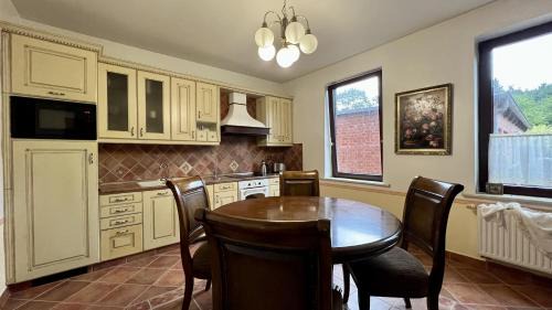 Itzehoe Apartment | Family-Friendly Haus with Private Parking and Spacious Grounds