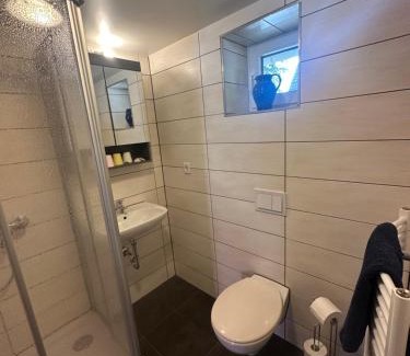 Rehbach House | Convenient Monteurshaus Near A38 in Leipzig with Kitchen
