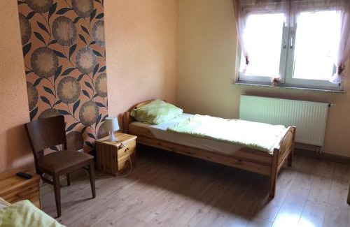 Oberhausen-Rheinhausen House | Top-Rated Monteurunterkunft in Oberhausen-Rheinhausen