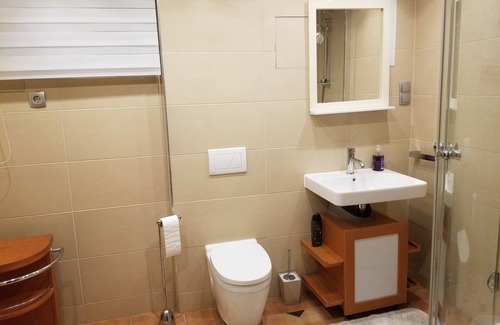 Herzogenaurach House | Comfortable Monteurwohnung Near Nürnberg Messe with Kitchen