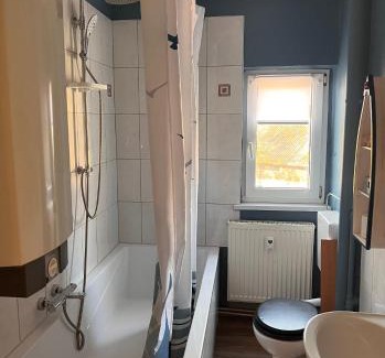 Hummeltal Apartment | Comfortable 4-Bedroom Apartment near Bayreuth with Wifi