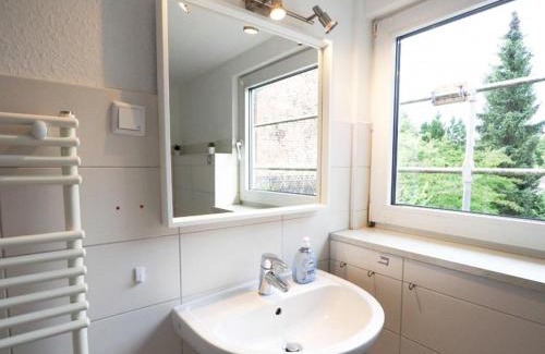 Bad Oldesloe Apartment | Monteurwohnung-fuer-6-Pers-mit-WLAN-Kueche-TV-Bad-Oldesloe-Naehe-Hamburg-Naehe-Luebeck