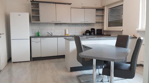 West Apartment | Discover Ferienwohnungen große Luise - Guest Rated 8.7/10