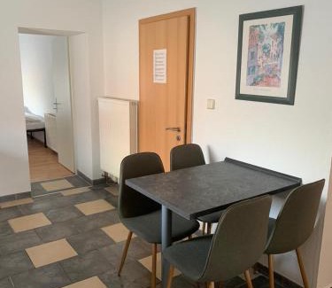 Aschersleben Apartment | Monteurwohnung in Aschersleben, 2 Zimmer, Küche, Bad, max 4 Personen