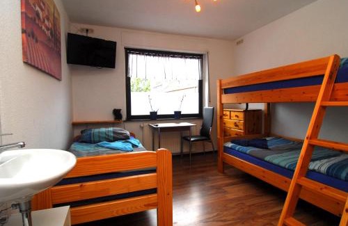 Eschweiler House | Family-Friendly Monteurwohnung Krings with Kitchen Access
