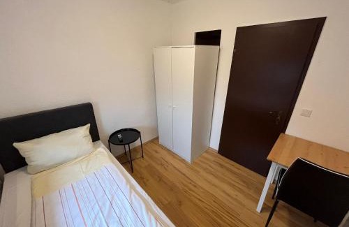 Neumuenster Apartment | Comfortable Monteurwohnungen Near Holsten Galerie