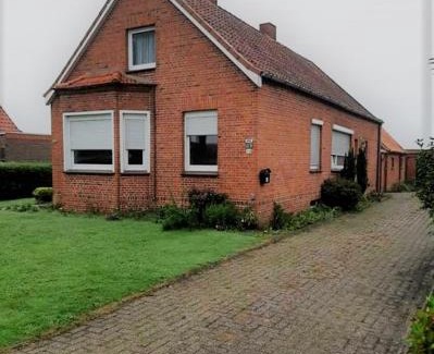 Bunde House | Pet and Child Friendly Stay at Monteurzimmer Ausma Wymeer