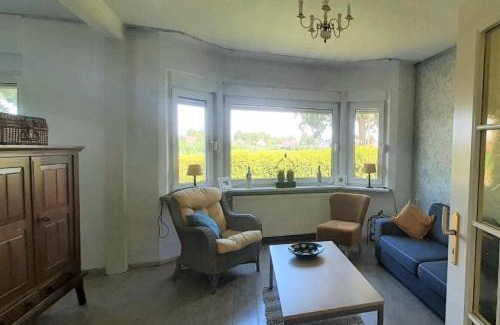 Bunde House | Pet and Child Friendly Stay at Monteurzimmer Ausma Wymeer