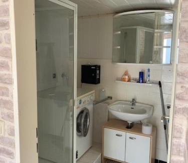 Osloß Apartment | Inviting Stay at Monteurzimmer Bigler for Budget Travelers