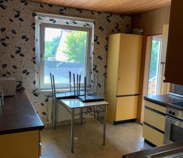 Osloß Apartment | Inviting Stay at Monteurzimmer Bigler for Budget Travelers