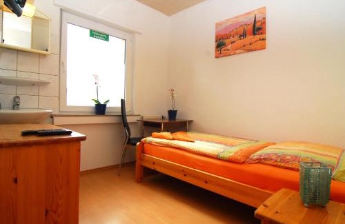 Eschweiler House | Cozy Family-Friendly Apartments at Ferienwohnung Krings