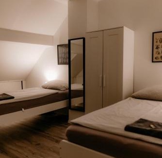Ensdorf Apartment | Budget-Friendly Monteurzimmer Pavan E2 - Ideal for Families