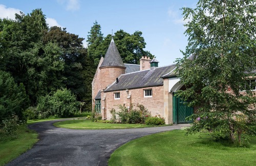 Jedburgh House | Explore Monteviot Stables West: Nature Trails & Gardens