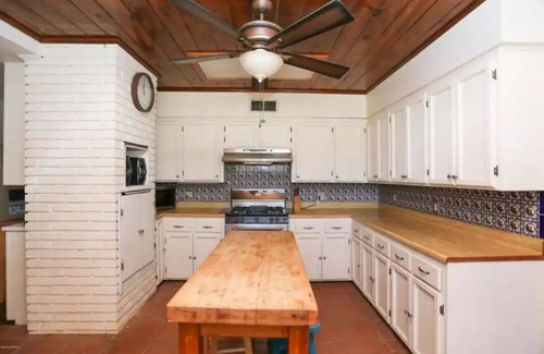 Camp Verde House | Child-Friendly Montezuma Old West Ranch House - Rated 8.8