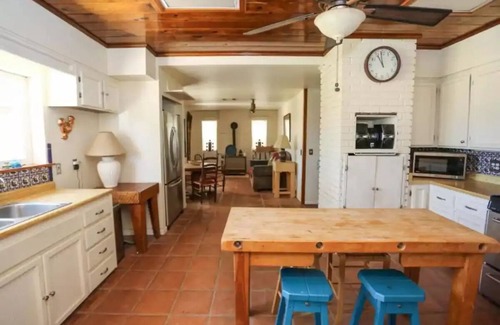 Camp Verde House | Child-Friendly Montezuma Old West Ranch House - Rated 8.8