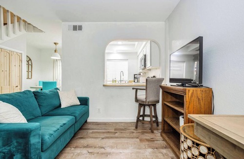 Paradise House | Pet-Friendly TownHome with Desk, Patio & Washer/Dryer