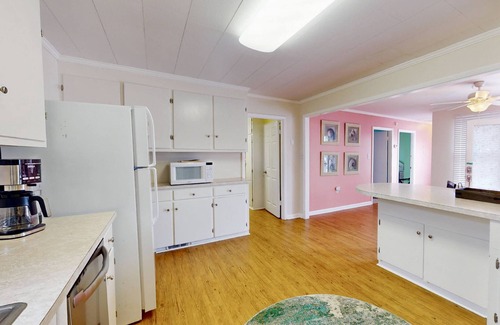 Kure Beach Cottage | Pet-Friendly Beach Cottage: Steps to Ocean and Dining