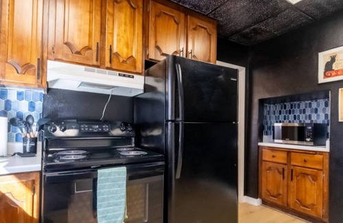 Kanab Hotel | Cozy Wanderlust Hideaway with Hot Tub & Pet-Friendly Perks