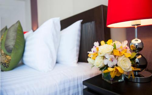 Chaweng City Center Resort | Experience Montien House - SHA Plus with Oceanfront Bliss