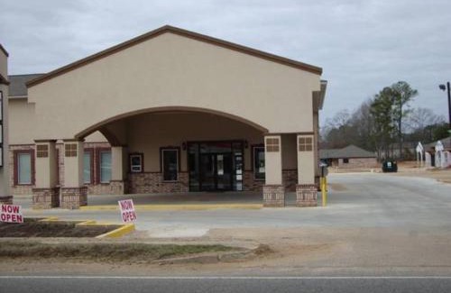 Leesville Hotel | Budget-Friendly Stay at Montigo Inn with Family Amenities