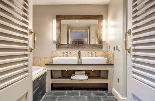 Shepton Mallet Hotel | Relaxing Retreat at Montigo Resorts, Somerset - 4-Star Stay