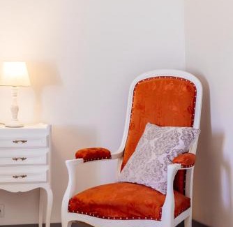 Montmoreau-Saint-Cybard Bed & Breakfast | Pet Friendly Oceanfront Retreat at MONTISMAURELLI