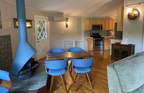 Black Mountain Cabin | Experience MONTREAT ROUND HOUSE with Mountain Views & Hot Tub