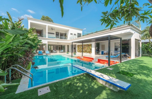 Cherngtalay House | Experience MONTRESOR RESIDENCE PHUKET with Oceanfront Bliss
