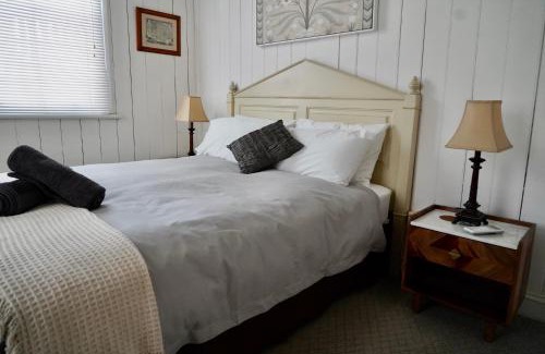 Moore Bed & Breakfast | Montrose on Moore