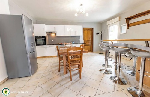 Anglure House | Pet-Friendly Retreat at Monts Vikost - Anglure Awaits