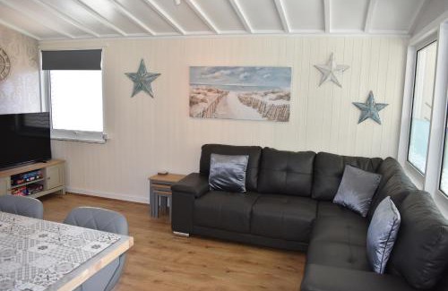 Anderby Creek House | Monty's Retreat: Family Friendly & Pet Welcoming Getaway