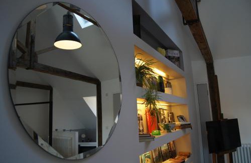 Lewes House | Discover Montys Accommodation: 4-Star Stay, Highly Rated