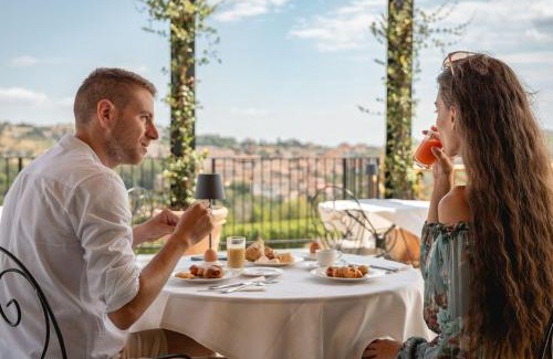 Costigliole d'Asti House | Elegant Monvì Wine Relais: 4-Star Oceanfront Escape