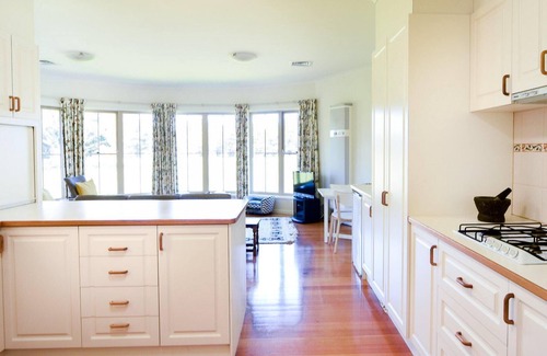Flinders House | Monymusk: Scenic Golf Course Views & Family-Friendly Stays