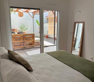 Leiria Apartment | Inviting Moodhu Villa - Cozy Apartment with Great Terrace