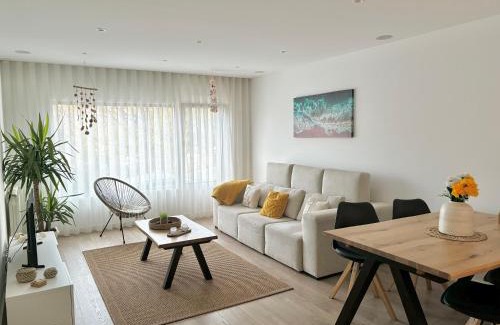 Leiria Apartment | Inviting Moodhu Villa - Cozy Apartment with Great Terrace