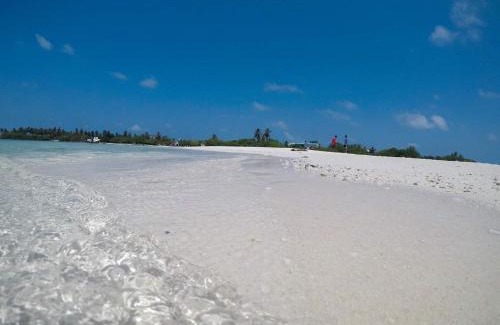 Guraidhoo House | Beautiful Moodhumaa Inn with Ocean View & Breakfast Included