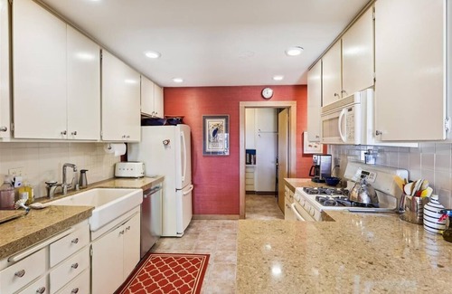 Tahoe Sierra Estates Condo | Guest Rated 10/10: Moody Lakeview End Unit Condo #21