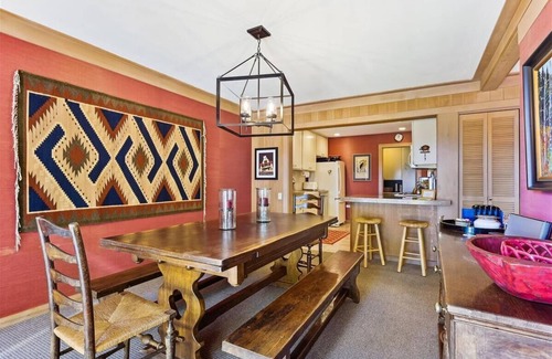 Tahoe Sierra Estates Condo | Guest Rated 10/10: Moody Lakeview End Unit Condo #21