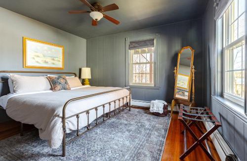 Salem Apartment | Inviting Salem Retreat with Family-Friendly Amenities