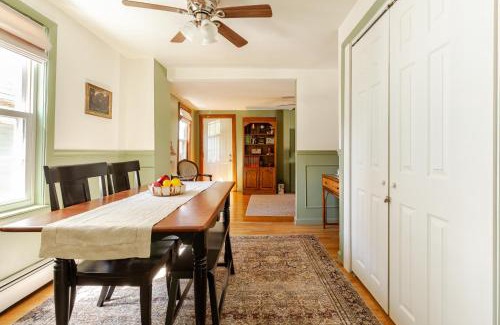 Salem Apartment | Inviting Salem Retreat with Family-Friendly Amenities