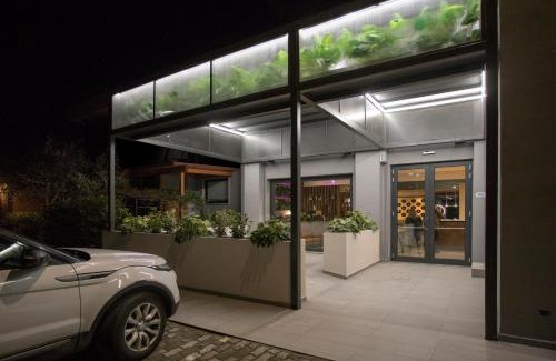 Terranuova Bracciolini Hotel | Smart & Cozy Hotel with Dining and Family-Friendly Amenities